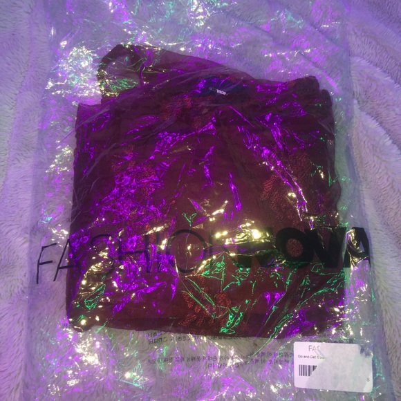 red lace dress - Picture 2 of 3